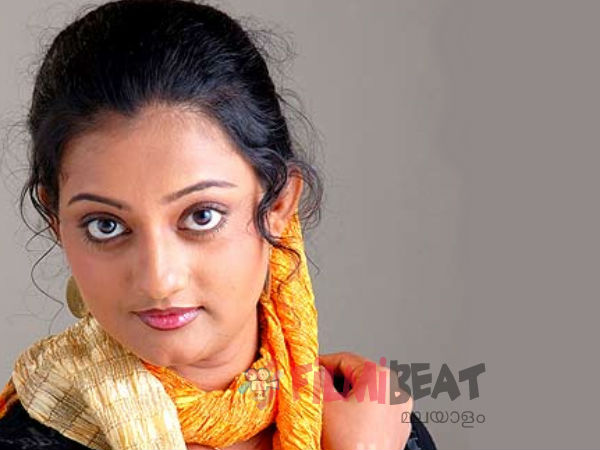 പ്രിയങ്ക വിവാഹ മോചനത്തിന്