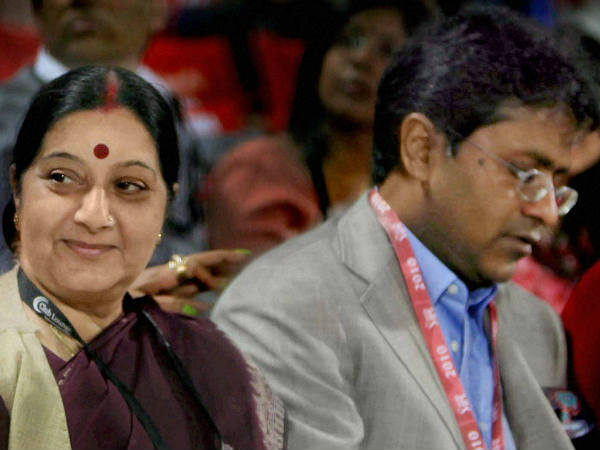 രാജിവെക്കണം