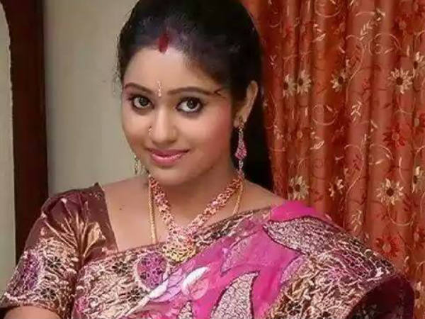 മേയ്ക്കപ്പിടാന്‍ പറ്റുന്നില്ല