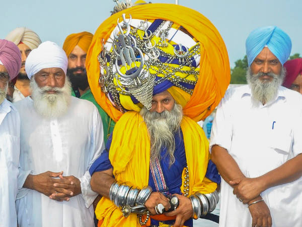 നീളം കൂടിയ തലപ്പാവ്