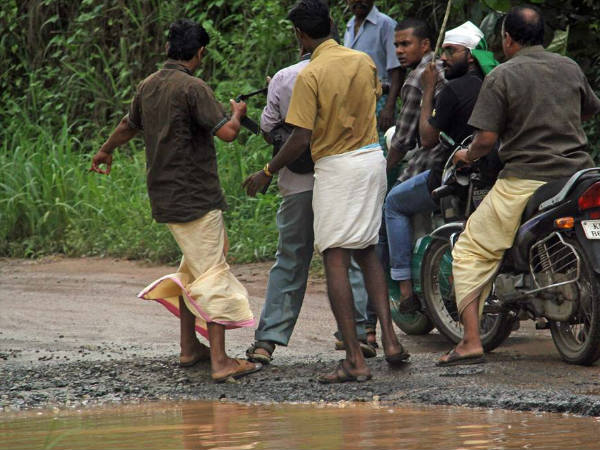 മുഖ്യമന്ത്രിയ്ക്ക് മുന്നില്‍