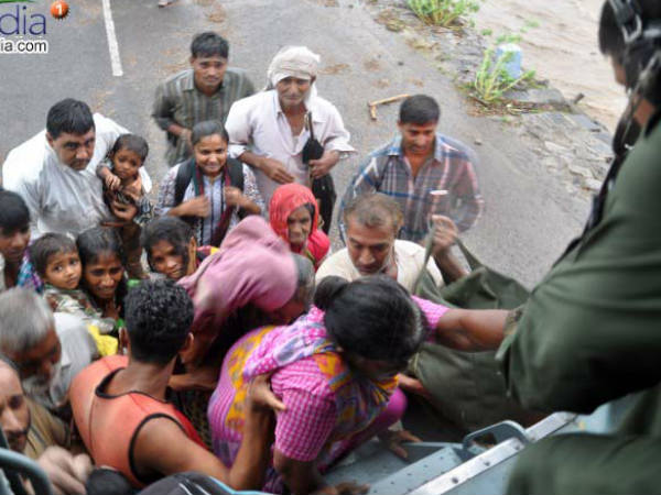വെള്ളത്തിലാണ്