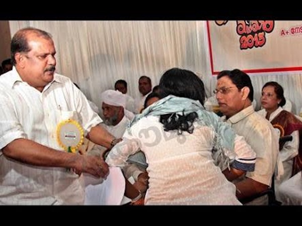 കറുത്ത വട്ടമിട്ട ചിത്രം