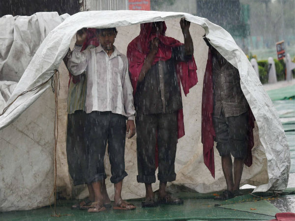 പുറത്തിറങ്ങാന്‍ കഴിഞ്ഞില്ല