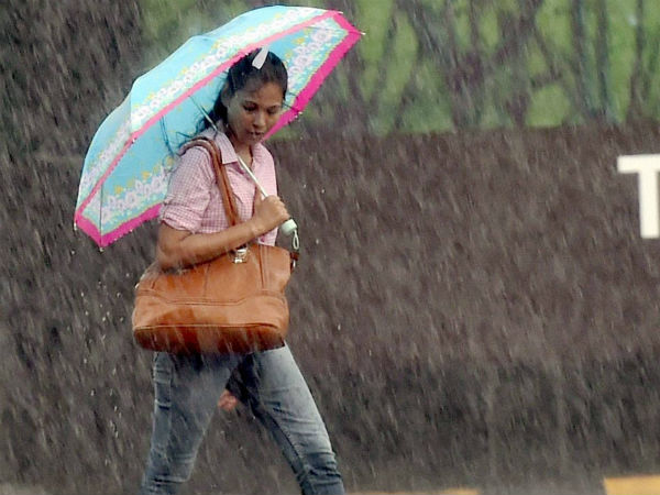 തോട് പോലെ റോഡ്