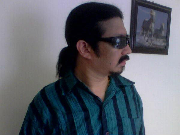 കീ ബോര്‍ഡ് ആര്‍ട്ടിസ്റ്റ് 