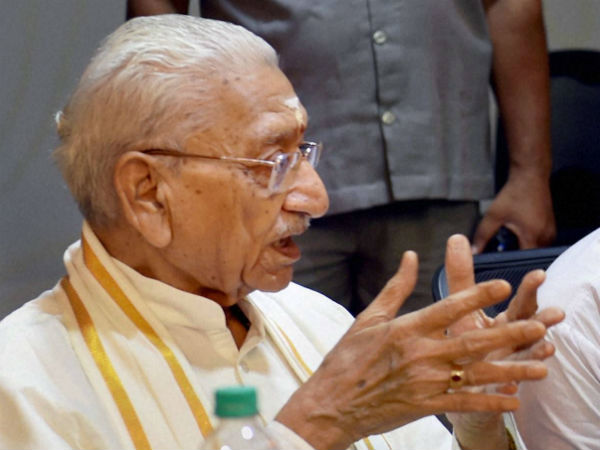ലോകം മുഴുവന്‍ ഹിന്ദുത്വം