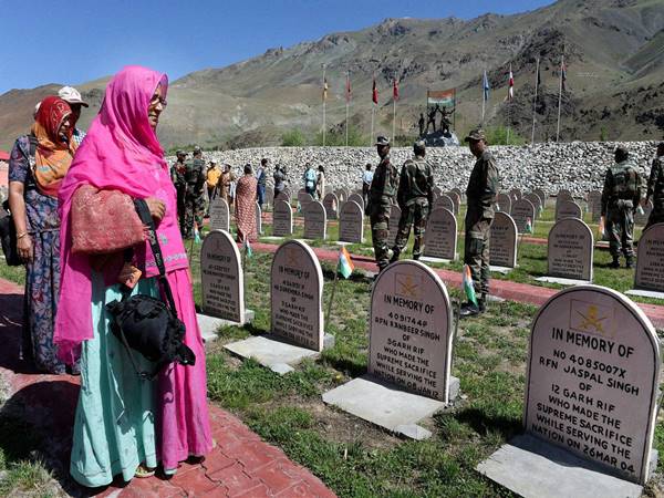 ധീരജവാന്മാര് ധീരജവാന്മാര്