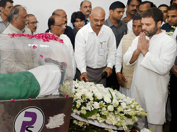 വി ഐ പികളുടെ സാന്നിധ്യം വി ഐ പികളുടെ സാന്നിധ്യം