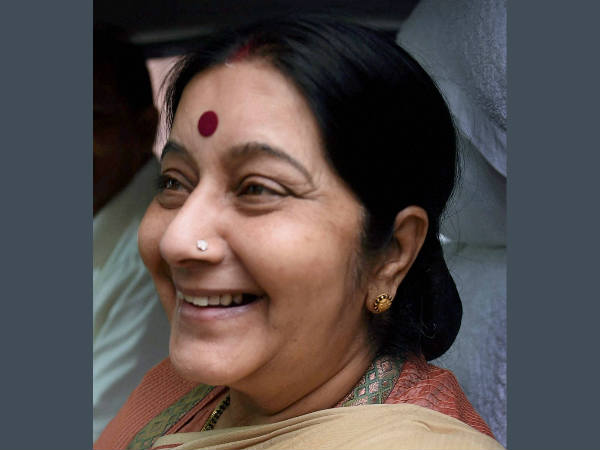 സുഷമ സ്വരാജ് ചിത്രത്തിലേക്ക്