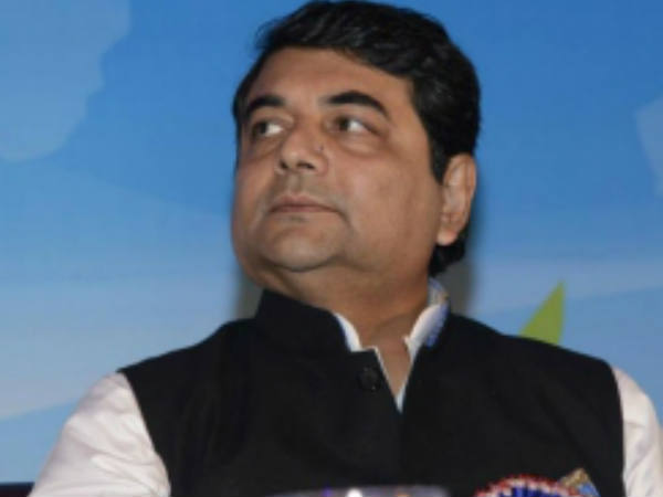 വിദേശമണ്ണില്‍ ഇന്ത്യയെ അപമാനിക്കുന്നു