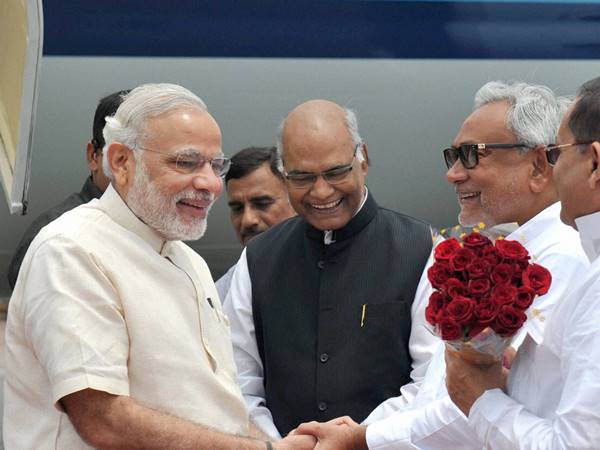  നിതീഷ് കുമാര്‍ അടുക്കുന്നില്ല