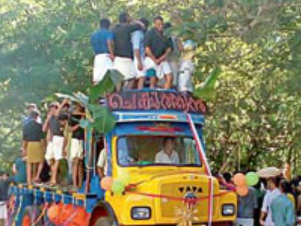 ചെകുത്താന്‍ ലോറി