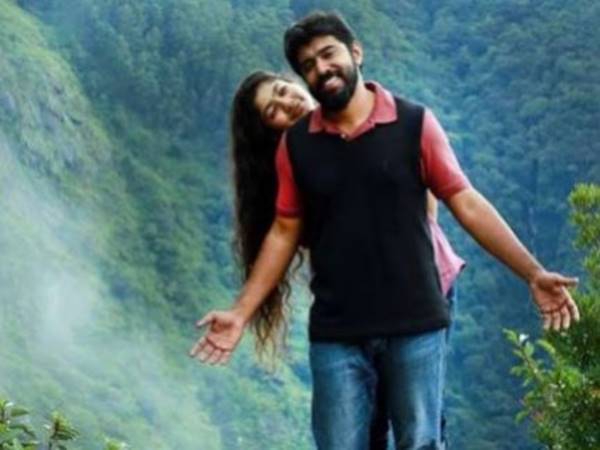 കലിപ്പ് ലുക്ക്...