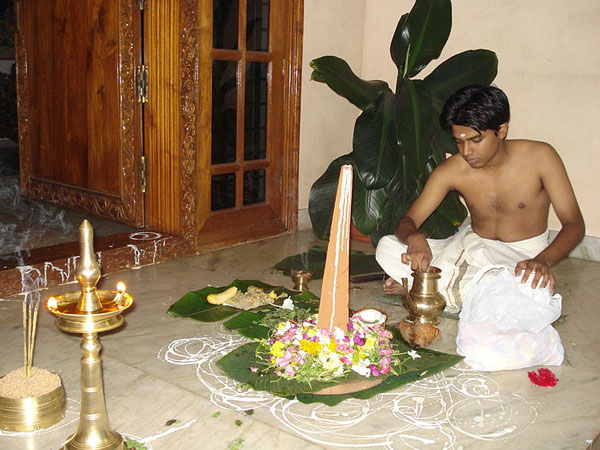 എന്തിനാണ് ഈ വര്ഗീയത എന്തിനാണ് ഈ വര്ഗീയത