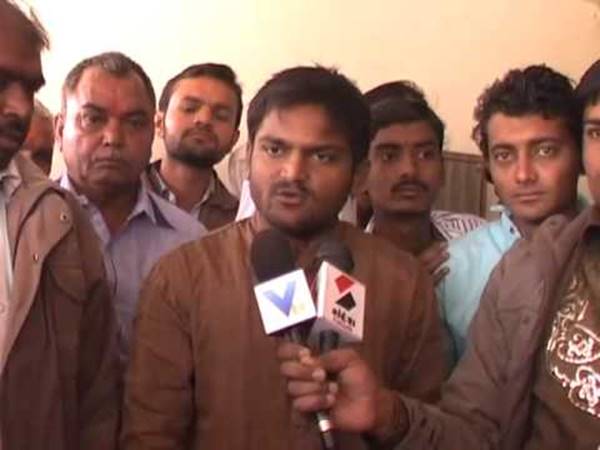 ആള്‍ക്കൂട്ടത്തിന്റെ രാജാവ്