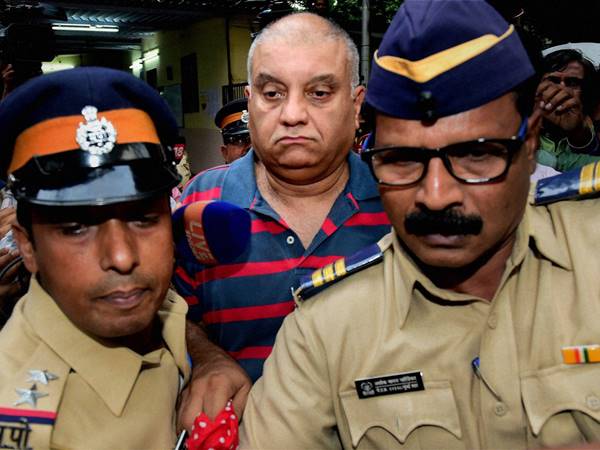 ഭീഷണിപ്പെടുത്തി സമ്മതിപ്പിക്കാന്‍ ശ്രമം