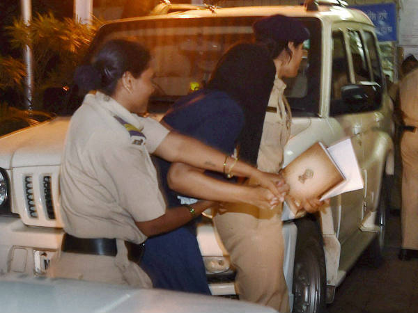  ഇന്ദ്രാണി അപ്രത്യക്ഷയാകുന്നു