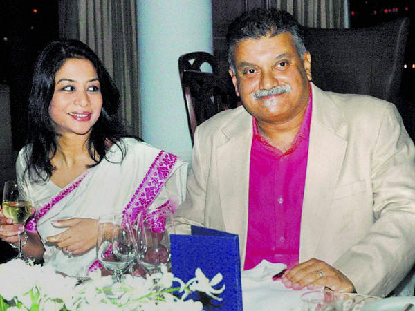 2002ല്‍ തന്നെ പീറ്റര്‍ മുഖര്‍ജിക്കൊപ്പം