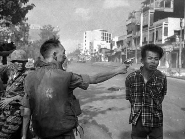 മരണം മുന്നില് മരണം മുന്നില്