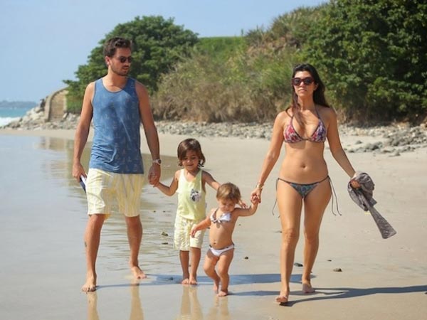 മൂന്ന് മക്കളുടെ അമ്മ