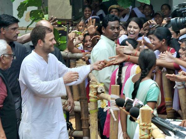 കോണ്‍ഗ്രസ് ചിത്രത്തിലേ ഇല്ല