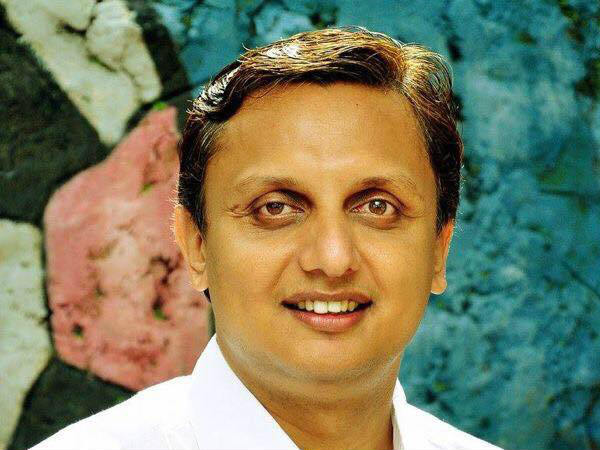  സ്വര്‍ണം തട്ടിയെടുത്തു