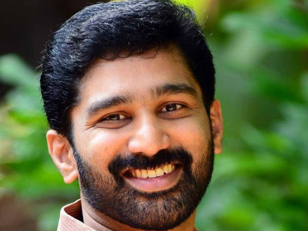 മൊയ്തീന്‍ കമ്യൂണിസ്റ്റല്ല