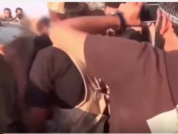 ബോംബുകള് നിറച്ച വാഹനം ബോംബുകള് നിറച്ച വാഹനം