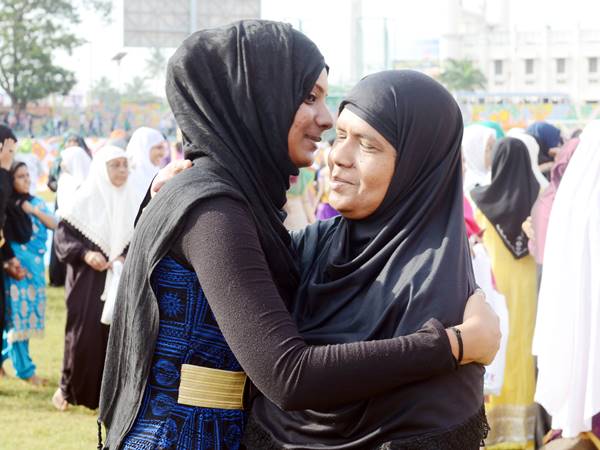 ആശംസകള്‍ നേര്‍ന്നു