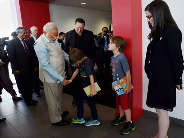 അനുമോദന പ്രവാഹങ്ങള്‍