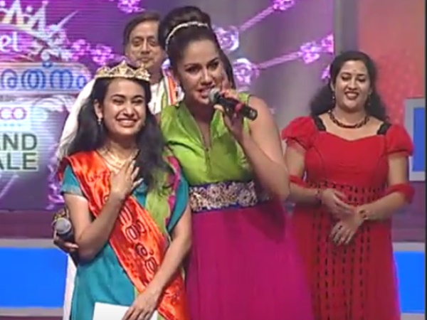 പണം തട്ടിയെടുത്തു