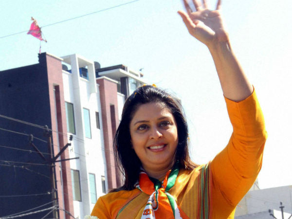 സീറ്റുകൊടുത്തില്ലേ