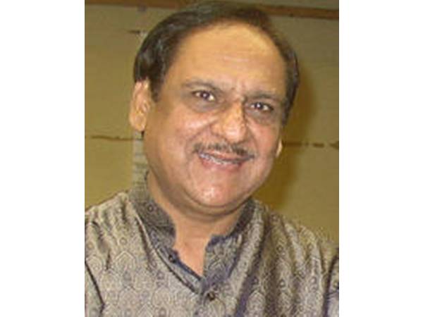 വിഖ്യാത ഗായകന്‍