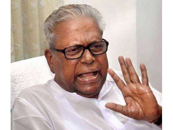 പിണറായി വലംകൈ