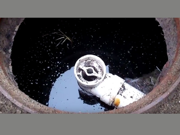 തുറന്നു വെച്ച സെപ്റ്റിക് ടാങ്ക്