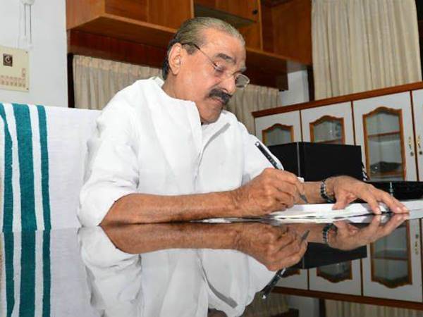 ആദ്യമായി നിയമസഭ കണ്ടു