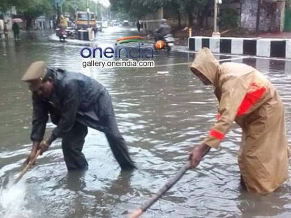 വെള്ളക്കെട്ട് നീക്കണ്ടേ