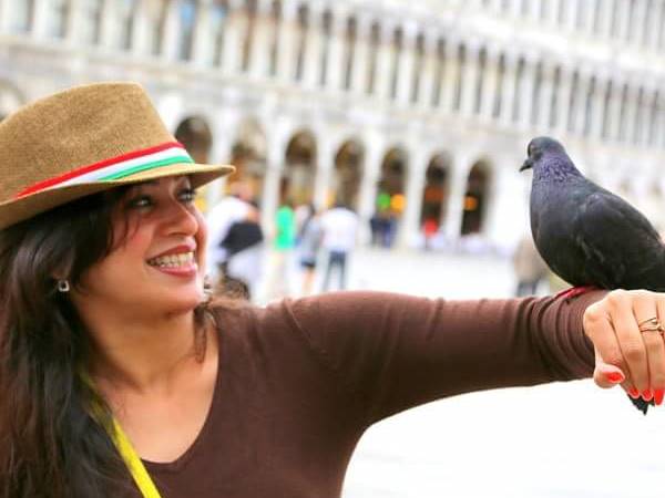 അടുത്തിടപഴകാന്‍ ശ്രമിച്ചു