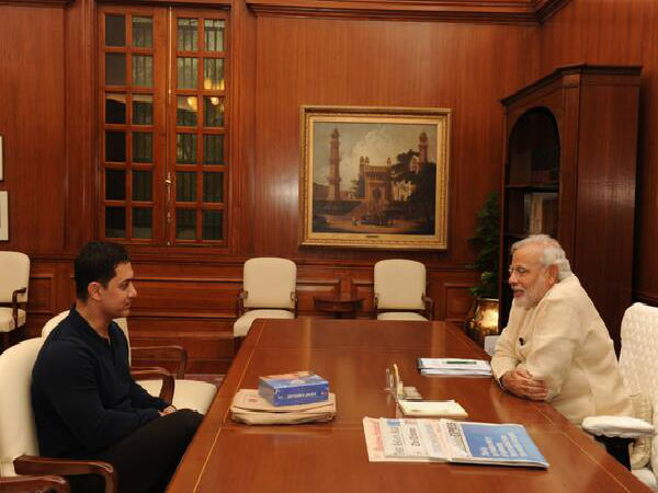 വീണ്ടും മോദിക്കൊപ്പം