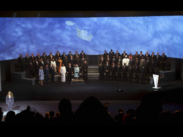 ഗാന്ധിജിയെ അനുസ്മരിച്ച് ഉച്ചകോടി ഗാന്ധിജിയെ അനുസ്മരിച്ച് ഉച്ചകോടി