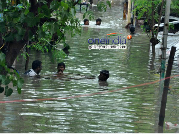 കുടിവെള്ളം കിട്ടാതെ ആളുകള്‍