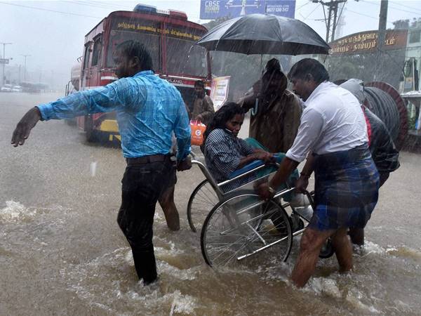 ഏറ്റവും ദുരിതം വേലാച്ചേരിയില്‍