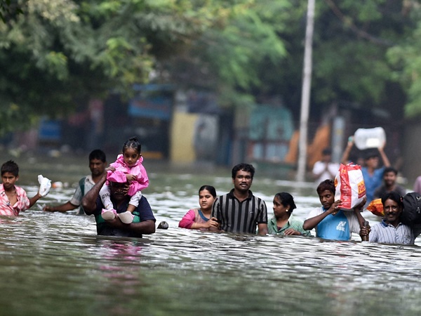  വെള്ളം ഒഴിയാതെ