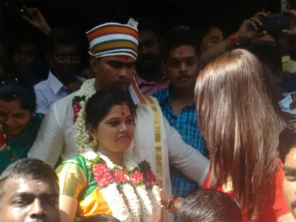 ജാഡയില്ലാതെ ജാഡയില്ലാതെ