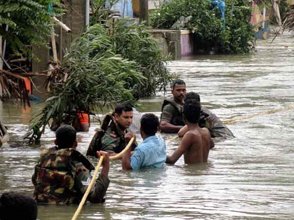 ദുരന്തം രാഷ്ട്രീയവത്കരിക്കുന്നു