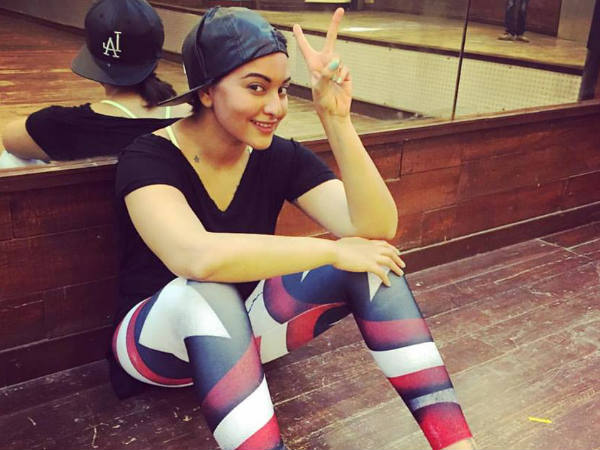 ആഡംബര ബോട്ടില്‍