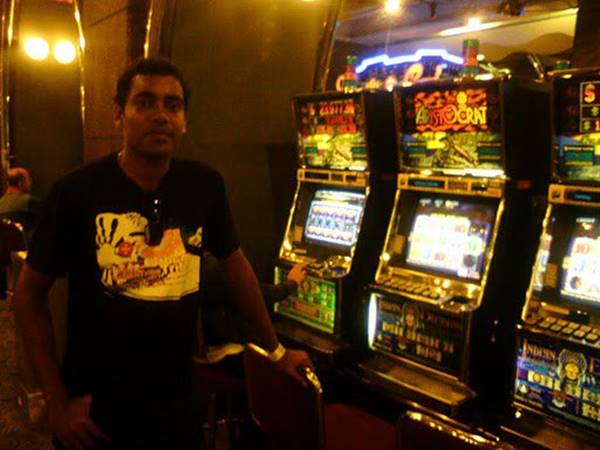 വെടിക്കെട്ടാണ് പ്രശ്നം വെടിക്കെട്ടാണ് പ്രശ്നം