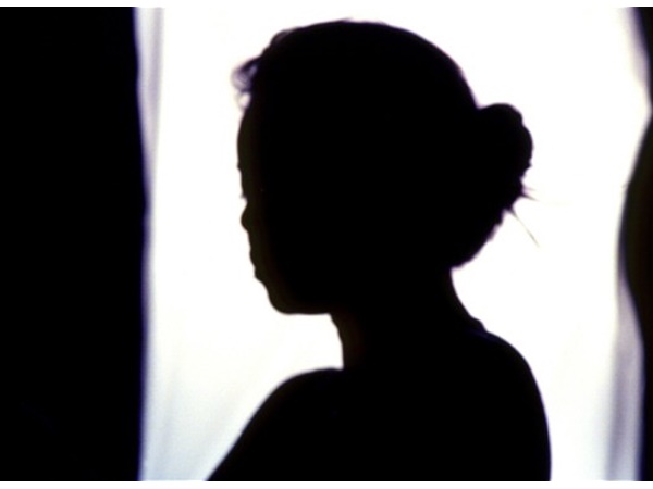 വിവാഹിതനായ യുവാവാണ് കാമുകന്‍