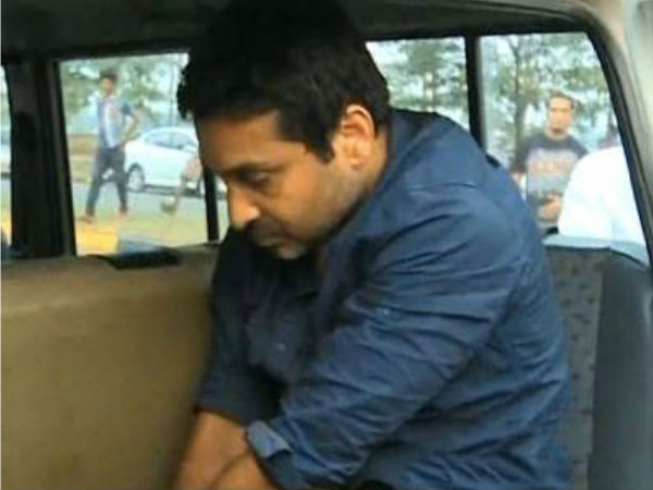 കാര്‍ വീണ്ടും